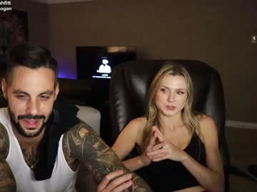 couple Live Sex Cams with lexiilogan