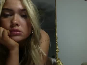 girl Live Sex Cams with tattedblondiezoe