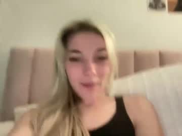 girl Live Sex Cams with bee_my_passion