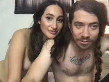 couple Live Sex Cams with magiccarpetride69