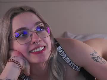 girl Live Sex Cams with elinacherry