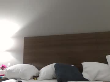 couple Live Sex Cams with hypn0tiz3d