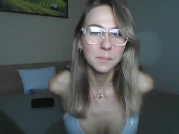 girl Live Sex Cams with viktoriaaember