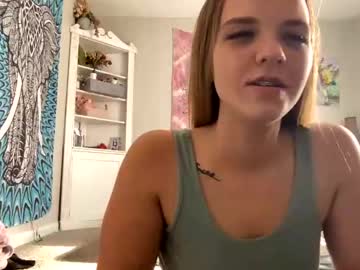 girl Live Sex Cams with olivebby02