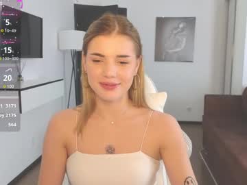 girl Live Sex Cams with adrianawow1