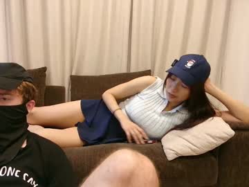 couple Live Sex Cams with hidinginjapan