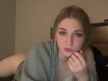 girl Live Sex Cams with skylrstar