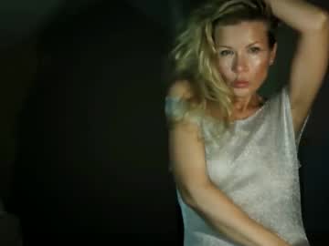 girl Live Sex Cams with julia_giulia