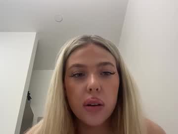 girl Live Sex Cams with emabluee2