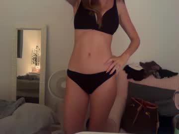 girl Live Sex Cams with valeria__lavine