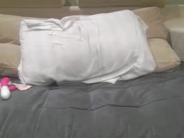 girl Live Sex Cams with shybangs