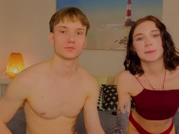 couple Live Sex Cams with lilpupsonish