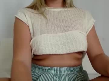 girl Live Sex Cams with innocentblonde789