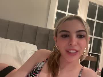 girl Live Sex Cams with katarinaaxoxo