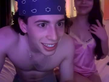 couple Live Sex Cams with yaraandleo