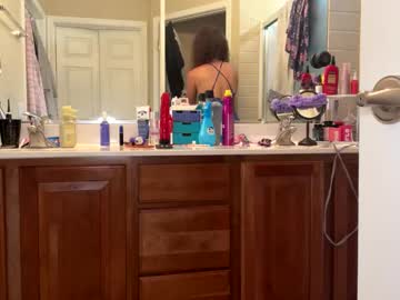 girl Live Sex Cams with thickthighsdontlie