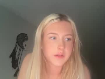 girl Live Sex Cams with cassiemaee