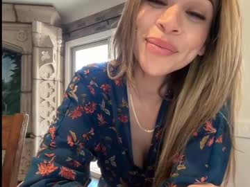 girl Live Sex Cams with lexi_sky23